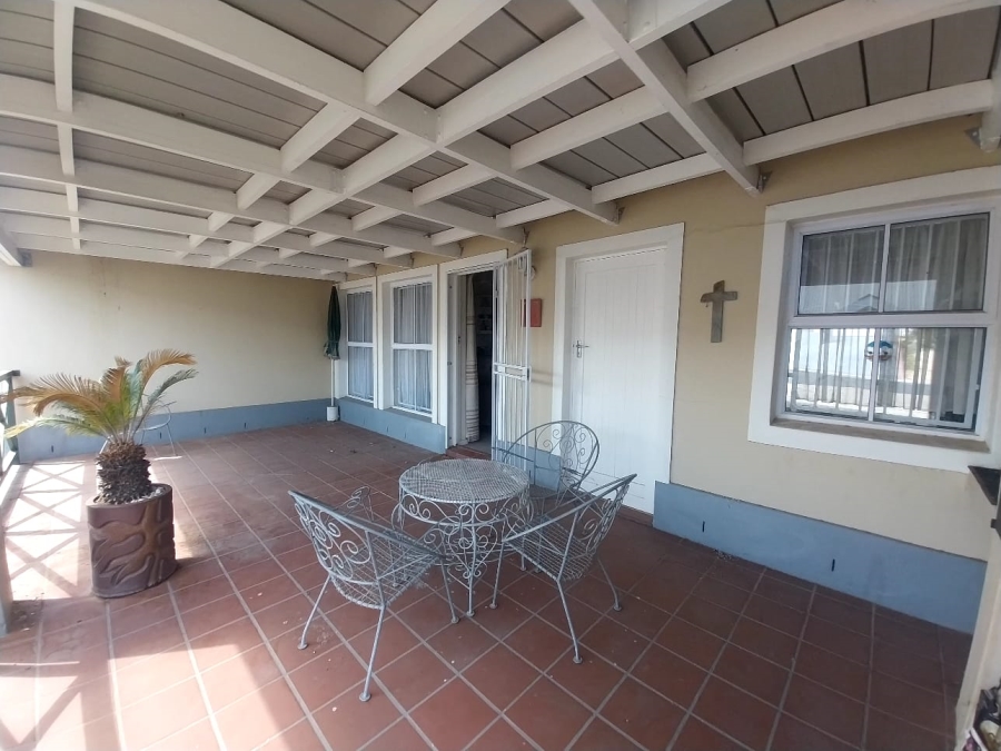 2 Bedroom Property for Sale in Langerug Western Cape